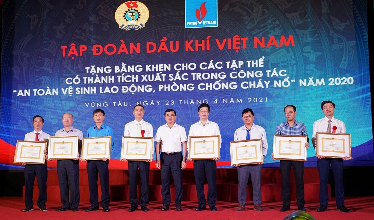 CĐ DKVN phát động Tháng Công nhân 2021 và Tháng hành động về ATVSLĐ năm 2021