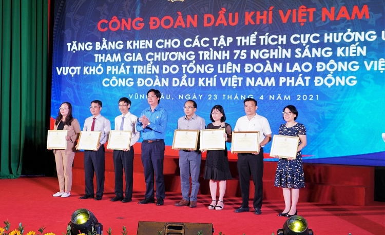 CĐ DKVN phát động Tháng Công nhân 2021 và Tháng hành động về ATVSLĐ năm 2021