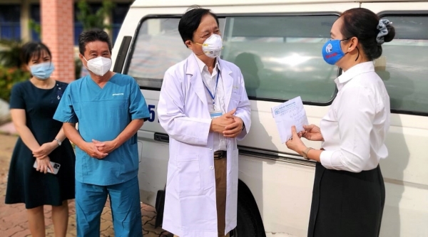 Các nhà văn hướng về tuyến đầu chống dịch - Vimarsana News