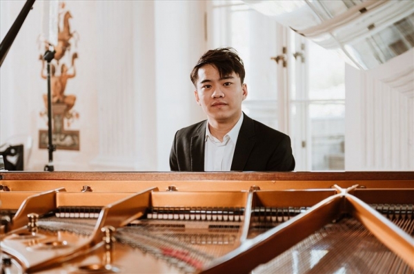 Nguyễn Việt Trung vào chung kết cuộc thi piano quốc tế - Vimarsana News