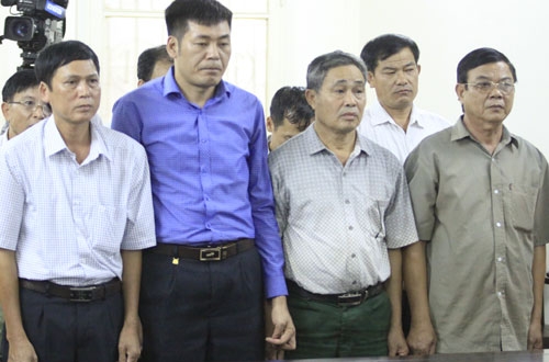 cuu quan chuc xe dat o xa dong tam duoc giam an