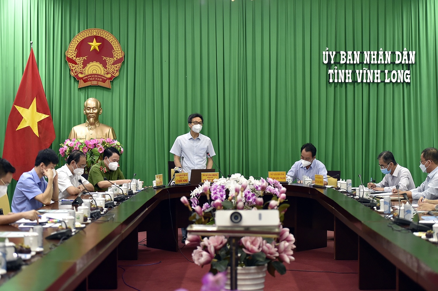 Ngày 21/7, Phó Thủ tướng Vũ Đức Đam và tổ công tác đặc biệt, đến kiểm tra công tác phòng, chống dịch tại ba tỉnh: Bến Tre, Tiền Giang, Vĩnh Long Tranh thủ từng ngày, từng giờ, hình thành phòng tuyến chống dịch vững chắc