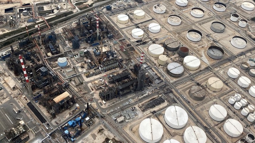 Giá dầu tăng cao hơn trước cuộc họp OPEC+