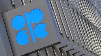 OPEC+ cắt giảm sản lượng bất chấp Nga phản đối