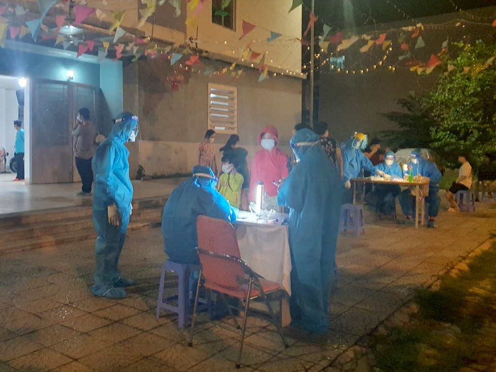Đà Nẵng phát hiện thêm chùm ca dương tính trong khu chung cư Đà Nẵng phát hiện thêm chùm ca dương tính trong khu chung cư