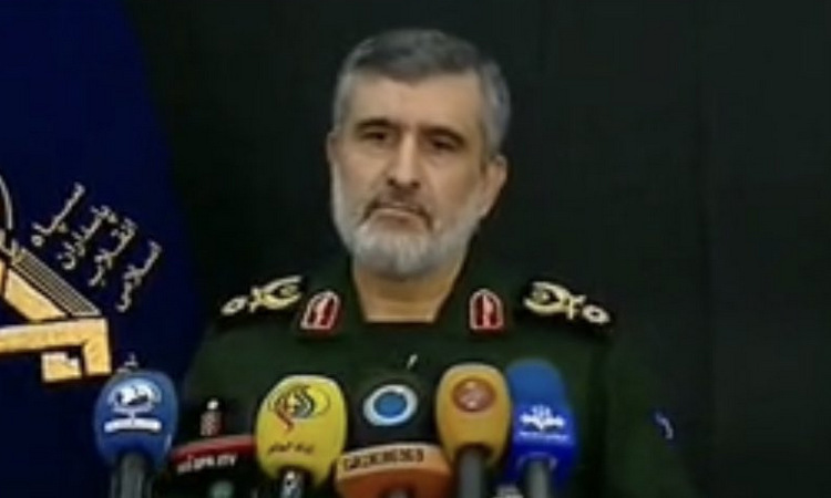 Vệ binh Iran nhầm máy bay với tên lửa hành trình