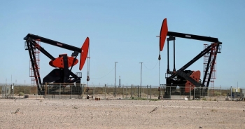 Giá dầu cao nhất trong 7 năm khi Houthi bất ngờ tấn công UAE