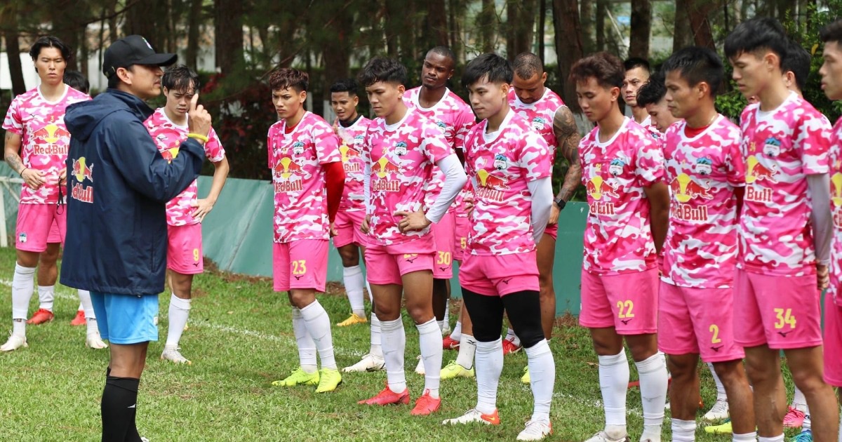 Báo Thái Lan: "Kiatisuk chuẩn bị đưa HA Gia Lai đến ngôi vô địch V-League"