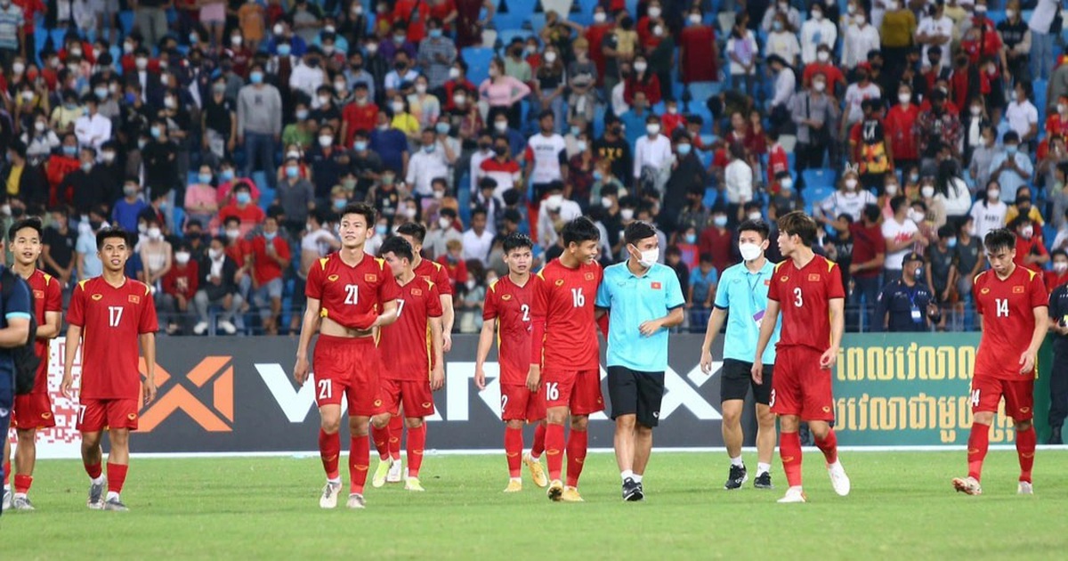 Nửa đội tuyển U23 Việt Nam ở lại Campuchia để điều trị Covid-19