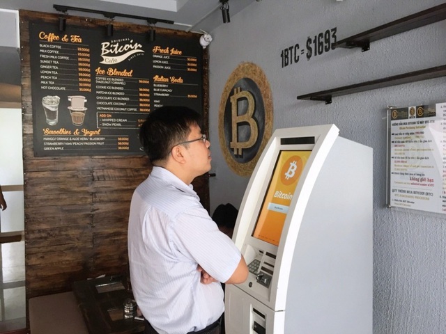 Người nổi tiếng kêu gọi đầu tư tiền ảo: Cẩn thận mất cả chì lẫn chài - 2 Người nổi tiếng kêu gọi đầu tư tiền ảo: Cẩn thận mất cả chì lẫn chài - 2