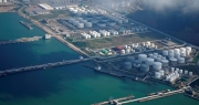 Trung Quốc tăng mua dầu giá rẻ của Nga khiến dầu Iran ế ẩm