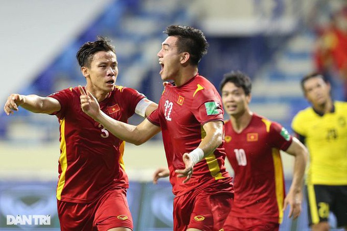Tuyển Việt Nam tụt hạng, vẫn bỏ xa Thái Lan trên bảng xếp hạng FIFA - 1