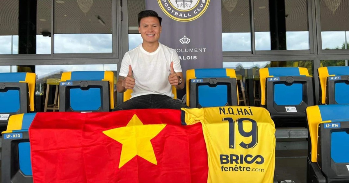 NÓNG: Vượt qua buổi kiểm tra y tế, Quang Hải chính thức khoác áo Pau FC
