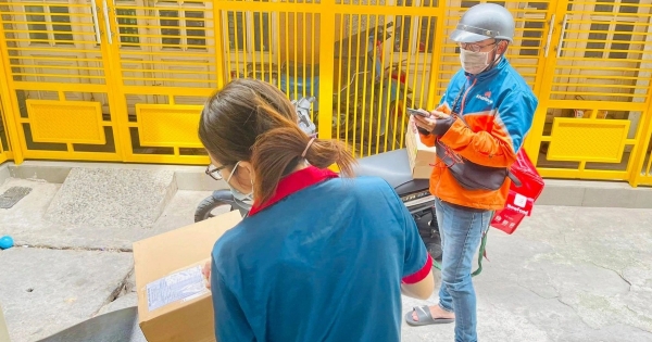 Giá cước vận chuyển ở TPHCM tăng đột biến, giao cái bánh hết 250.000 đồng - Vimarsana News
