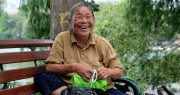 Hà Nội: Bà lão nhặt ve chai tay không chuyên bắt móc túi ở hồ Hoàn Kiếm
