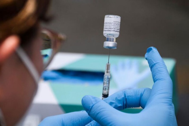 Pfizer công bố hiệu quả của mũi vắc xin thứ 3 phòng Covid-19 - 1
