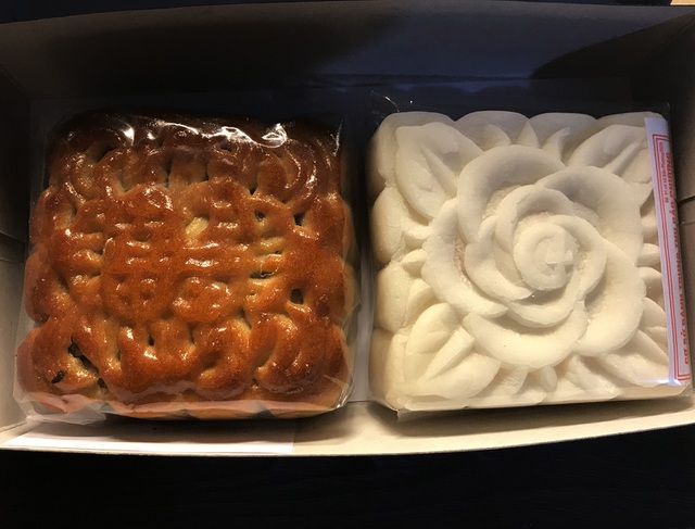 Dân Thủ đô như về thời bao cấp: Xếp hàng, chờ tới lượt mua bánh cúng rằm - 5 Dân Thủ đô như về thời bao cấp: Xếp hàng, chờ tới lượt mua bánh cúng rằm - 5