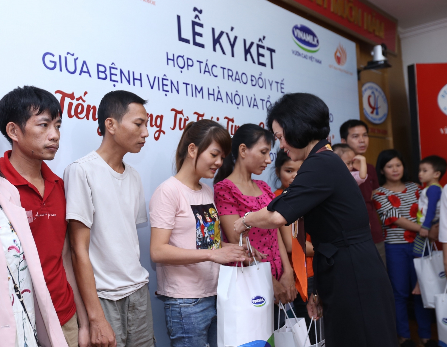 Vinamilk sẽ hỗ trợ 7 ca mổ tim trong năm 2018 cho chương trình “Tiếng vọng từ trái tim” vinamilk se ho tro 7 ca mo tim trong nam 2018 cho chuong trinh tieng vong tu trai tim