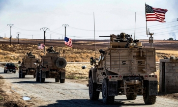 Lính Mỹ bối rối khi canh mỏ dầu Syria