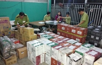 Bắt xe tải chở hơn 3.000 chai rượu ngoại không hóa đơn trên đường đưa tới Phú Quốc