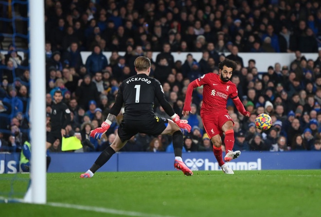 Salah lập cú đúp, Liverpool trút giận lên Everton - 2