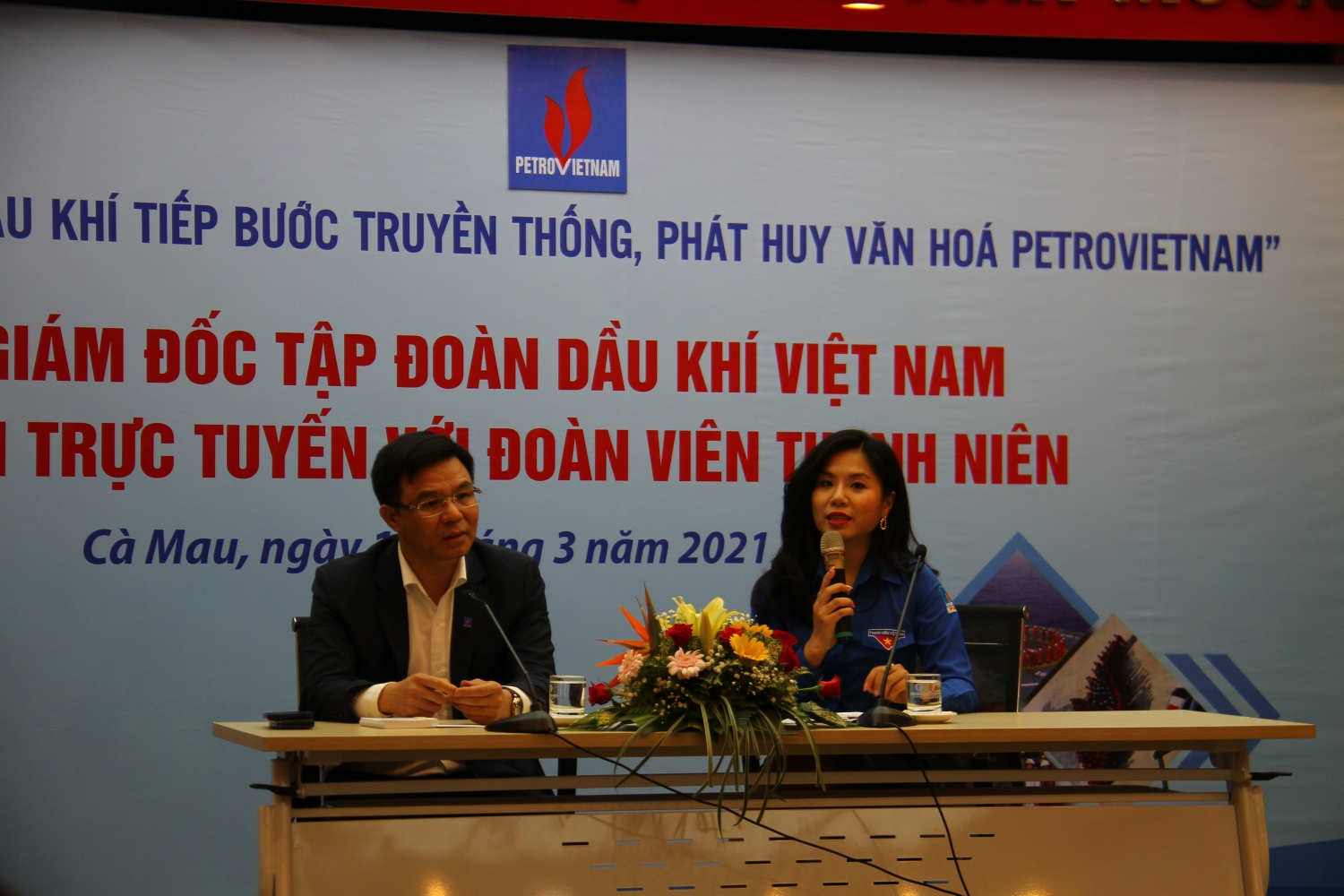 {LIVE} Đối thoại trực tuyến giữa Tổng Giám đốc Petrovietnam với đoàn viên, thanh niên Dầu khí trên cả nước {LIVE} Đối thoại trực tuyến giữa Tổng Giám đốc Petrovietnam với đoàn viên, thanh niên Dầu khí trên cả nước