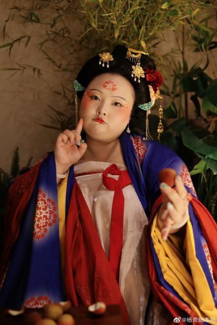 Cô gái nặng 100 cân ở Tây An mặc đồ Hán phục hóa trang thành “Dương Quý Phi”