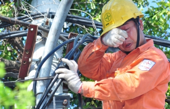 tho dien va nhung dem khong ngu cho nguoi dan yen giac