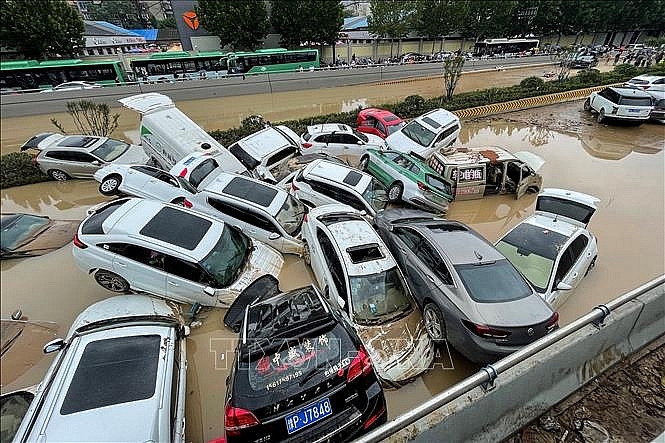 Mưa lớn gây ngập lụt tại Hà Nam, Trung Quốc, ngày 21/7/2021. 