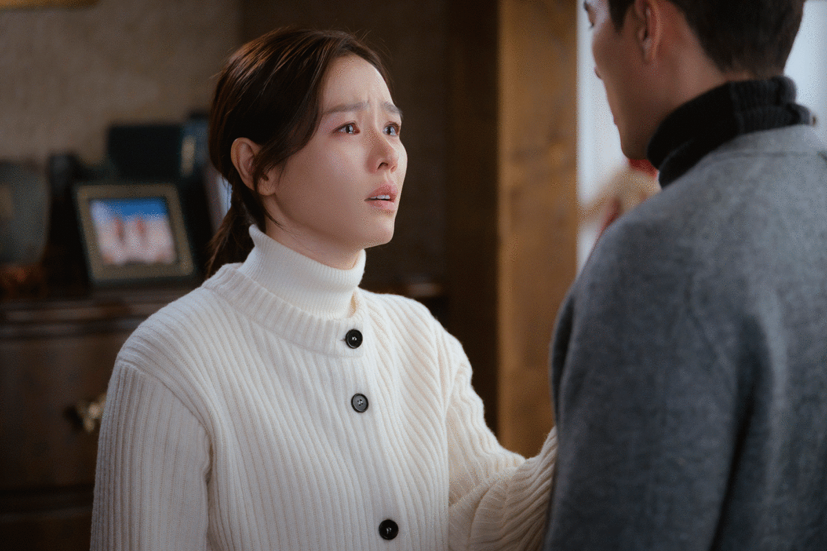 "Hạ cánh nơi anh": Bộ ảnh đẹp lung linh của Son Ye Jin