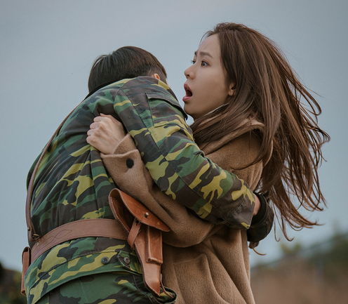 "Hạ cánh nơi anh": Bộ ảnh đẹp lung linh của Son Ye Jin