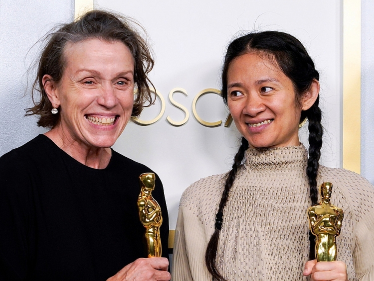 'Nomadland' thắng đậm tại Oscar 2021