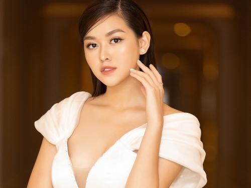 a hau tuong san khoe vong 1 quyen ru voi vay khoet sau
