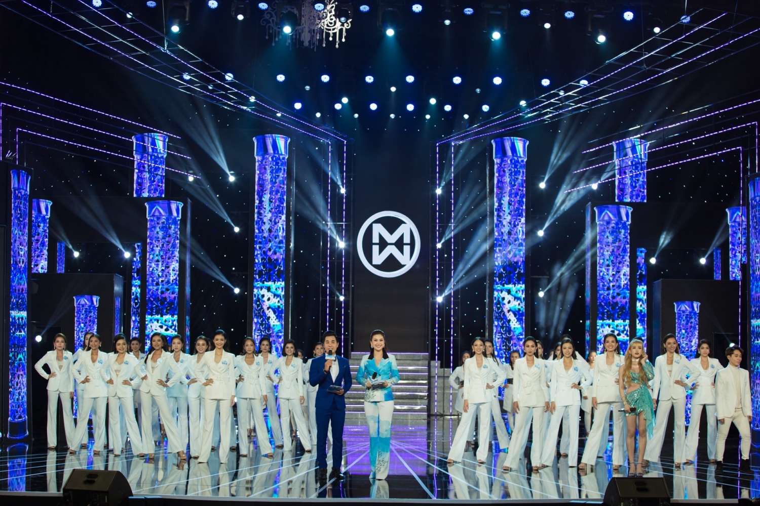 Lộ diện Top 20 người đẹp bước vào Chung kết Miss World Việt Nam lo dien top 20 nguoi dep buoc vao dem chung ket miss world viet nam