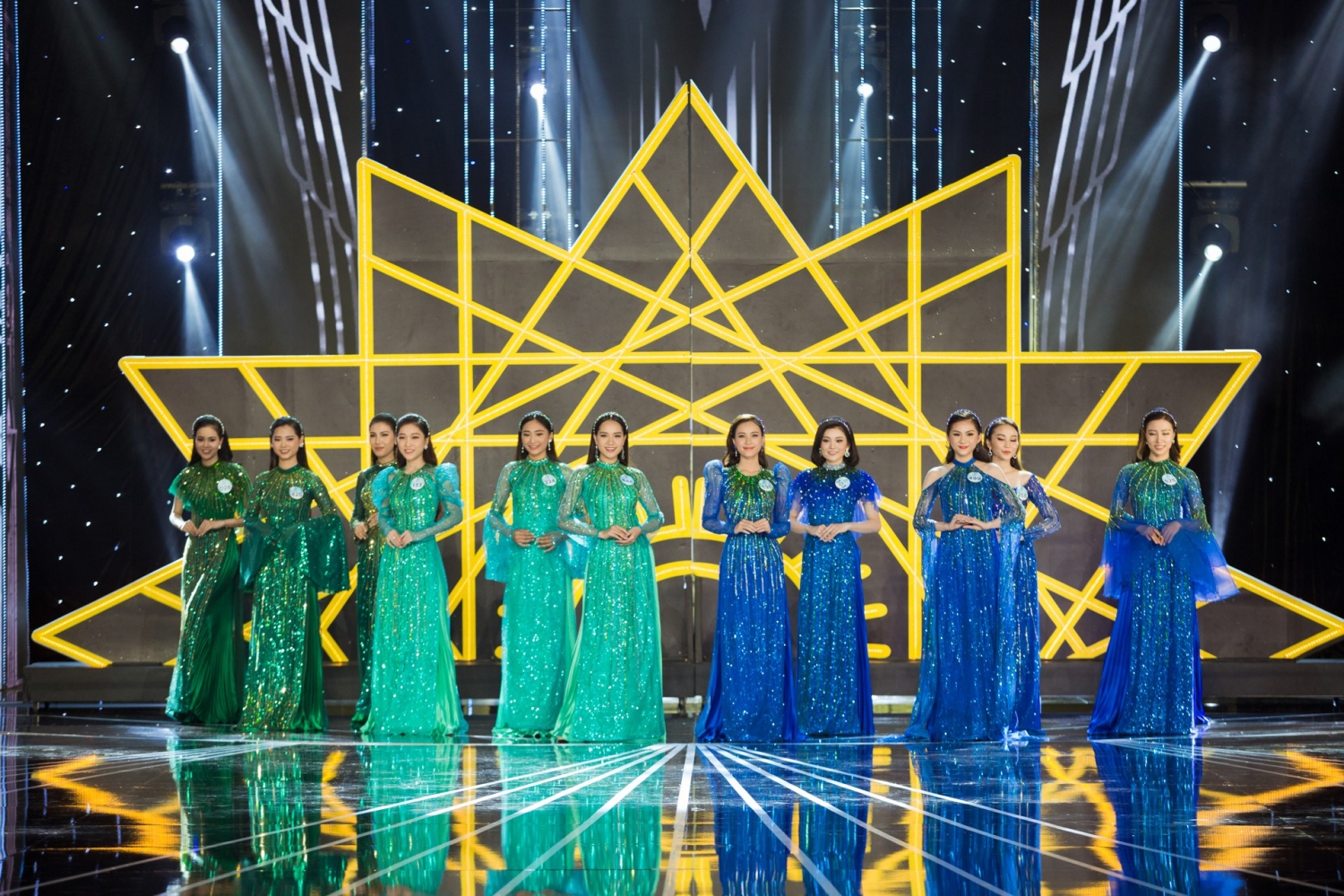 Lộ diện Top 20 người đẹp bước vào Chung kết Miss World Việt Nam lo dien top 20 nguoi dep buoc vao dem chung ket miss world viet nam