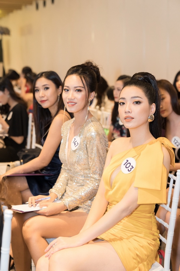 Thúy Vân, Nguyễn Thị Thành gây chú ý ở vòng sơ khảo Hoa hậu hoàn vũ Việt Nam thuy van nguyen thi thanh gay chu y o vong so khao hoa hau hoan vu viet nam