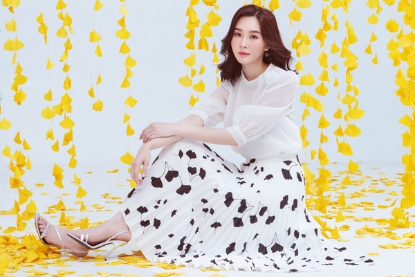 Hoa hậu Đặng Thu Thảo khoe vẻ ngọt ngào, cuốn hút sau sinh con hoa hau dang thu thao khoe ve ngot ngao cuon hut sau sinh con