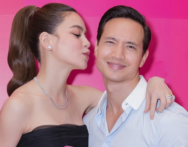 Hồ Ngọc Hà thể hiện tình cảm ngọt ngào với Kim Lý trước đám đông ho ngoc ha the hien tinh cam ngot ngao voi kim ly truoc dam dong