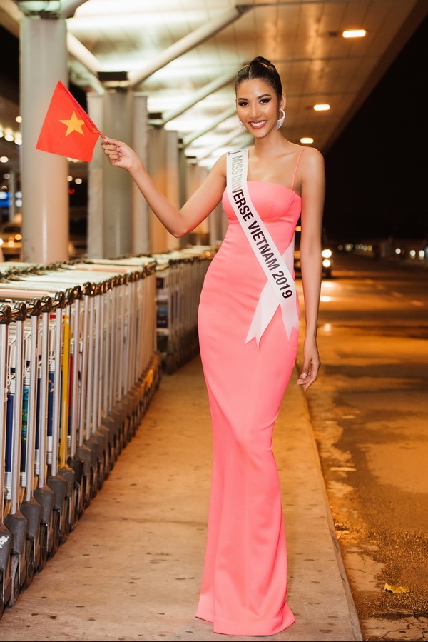 1027 Hoang Thuy 31 resize Hoàng Thùy chính thức lên đường tham dự Miss Universe 2019