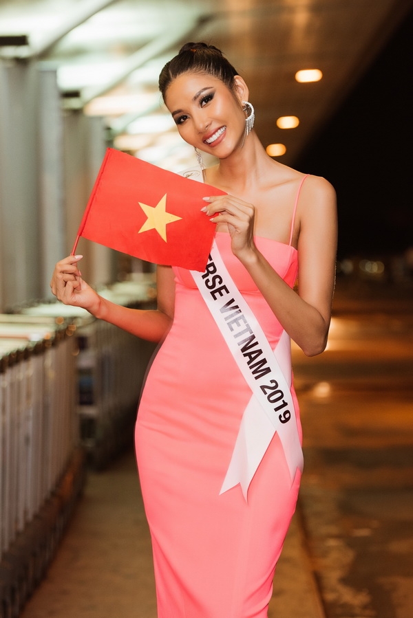 1041 Hoang Thuy 32 resize Hoàng Thùy chính thức lên đường tham dự Miss Universe 2019