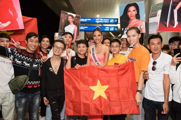 1245 Hoang Thuy 6 resize Hoàng Thùy chính thức lên đường tham dự Miss Universe 2019