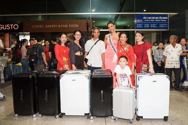 1305 Hoang Thuy 13 resize Hoàng Thùy chính thức lên đường tham dự Miss Universe 2019