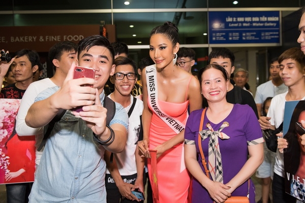 1649 Hoang Thuy 8 resize Hoàng Thùy chính thức lên đường tham dự Miss Universe 2019